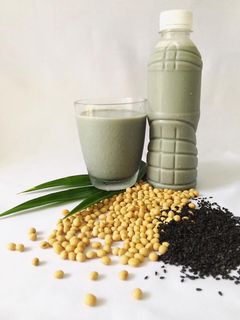 Hình của món Sữa đậu nành mè đen.