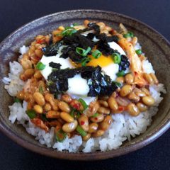 A picture of Nattō, Kimchi & Egg Rice Bowl.