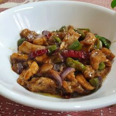 A picture of Chinese Chicken in Black Pepper Sauce.