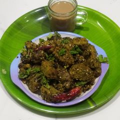 Methi muthiya A picture of Methi muthiya.