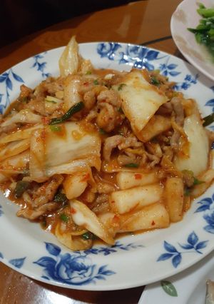 韓式泡菜豬肉炒年糕 的食譜成品照片