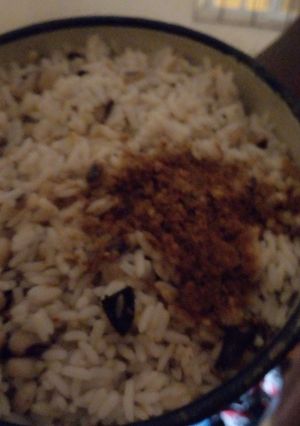 A picture of Rice and beans,"kankare" in hausa.