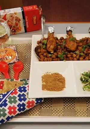 A picture of Murgh cholay.