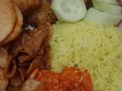 Gambar nasi kuning komplit