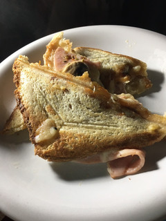 Una foto de Idea de Sándwich #1 (jamón-queso-champiñón)
