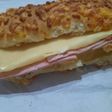 Sandwichitos con fiambres y panes varios