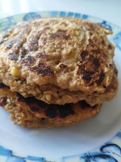 Una foto de Pancakes de Granola y Banano 🍌