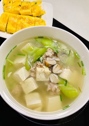 Hình của món Canh mướp nấm đậu hủ.