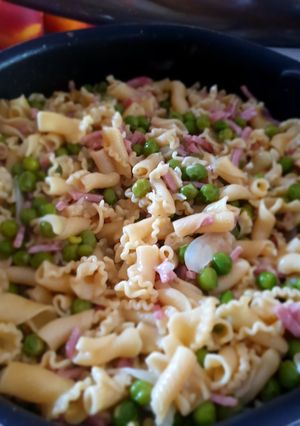 Une photo de Pates jambon petit pois façon risotto. #posterestival
