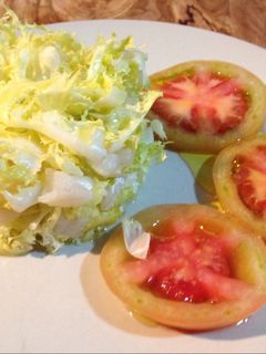 Una foto de Ensalada de escarola con bacalao