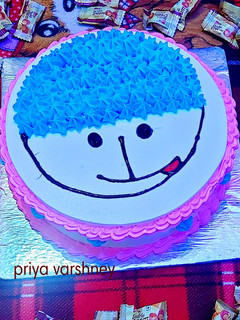 डोरीमोन केक (doremon cake recipe in Hindi) रेसिपी मुख्य फोटो