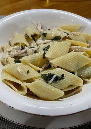 Una foto de Fideos al orégano 🌿