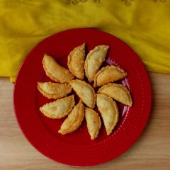 A picture of Gujiya.