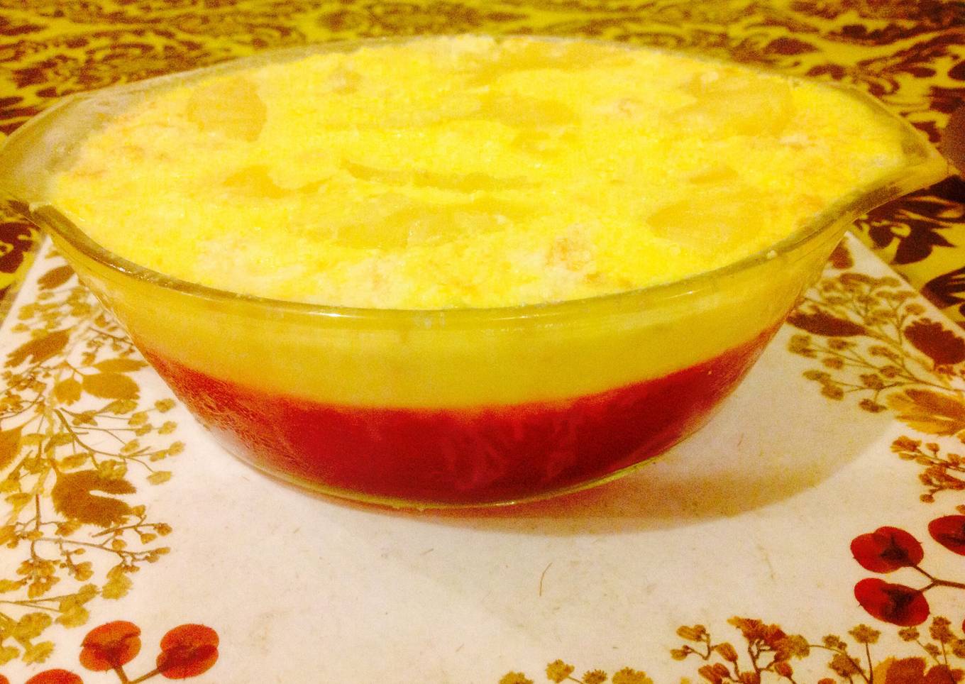 Jelly and custard triffle with apples