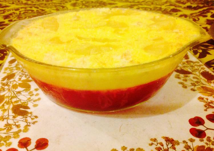 Jelly and custard triffle with apples