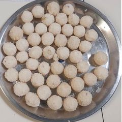 A picture of Coconut laddu.