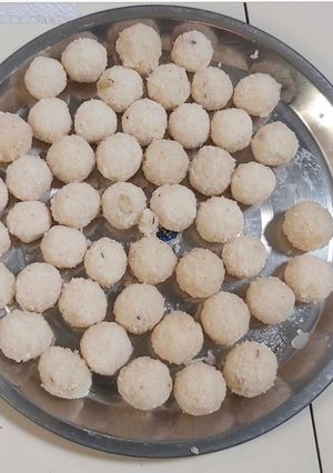 A picture of Coconut laddu.