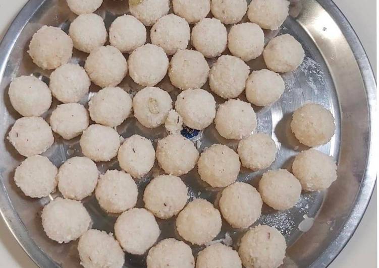 Coconut laddu