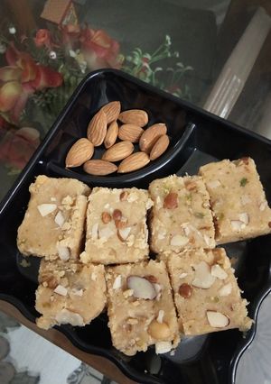 A picture of Til khoya burfi.