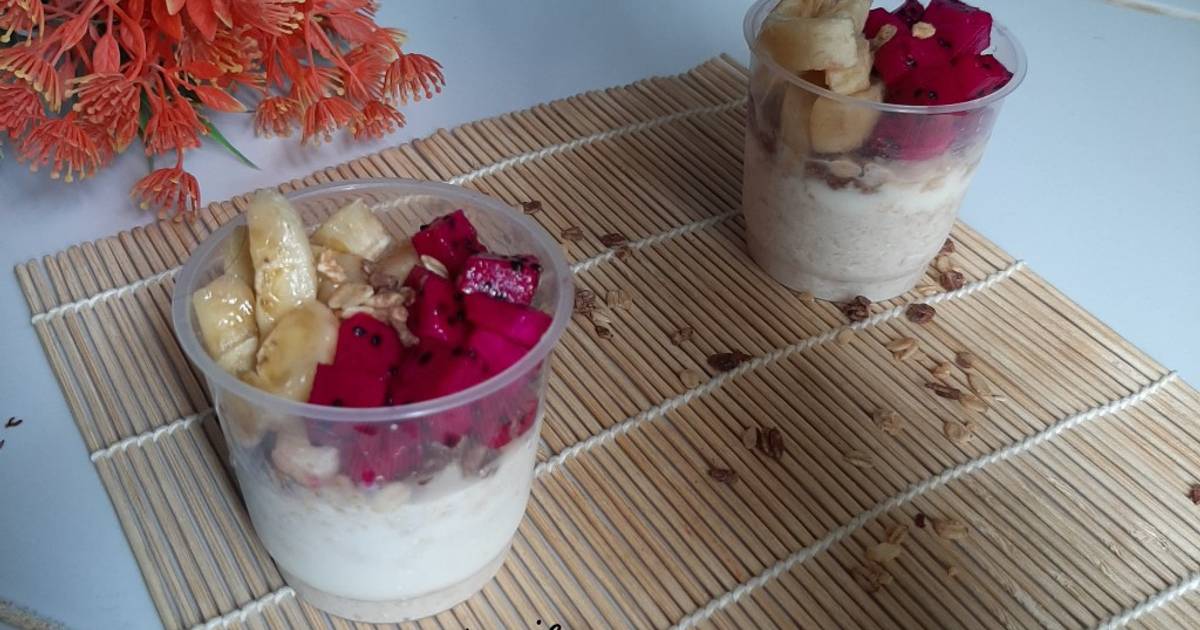 Resep 49 Overnight Oats Toping Pisang Dan Buah Naga Oleh Riekaarie Cookpad 