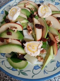 Una foto de Ensalada verde con frutas