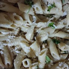A picture of Cheesy pasta.