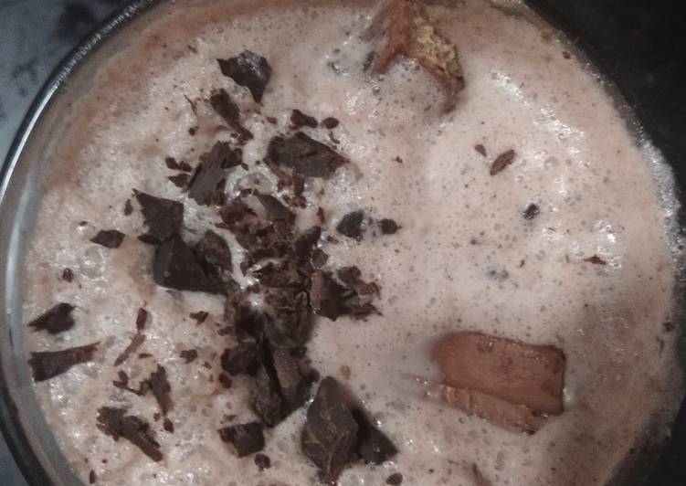 Recipe of Any-night-of-the-week Kitkat milk shake