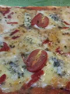 Una foto de Pizza quatre fromages