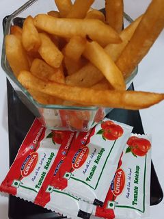 फ्रेंच फ्राई (French fry recipe in hindi) रेसिपी मुख्य फोटो