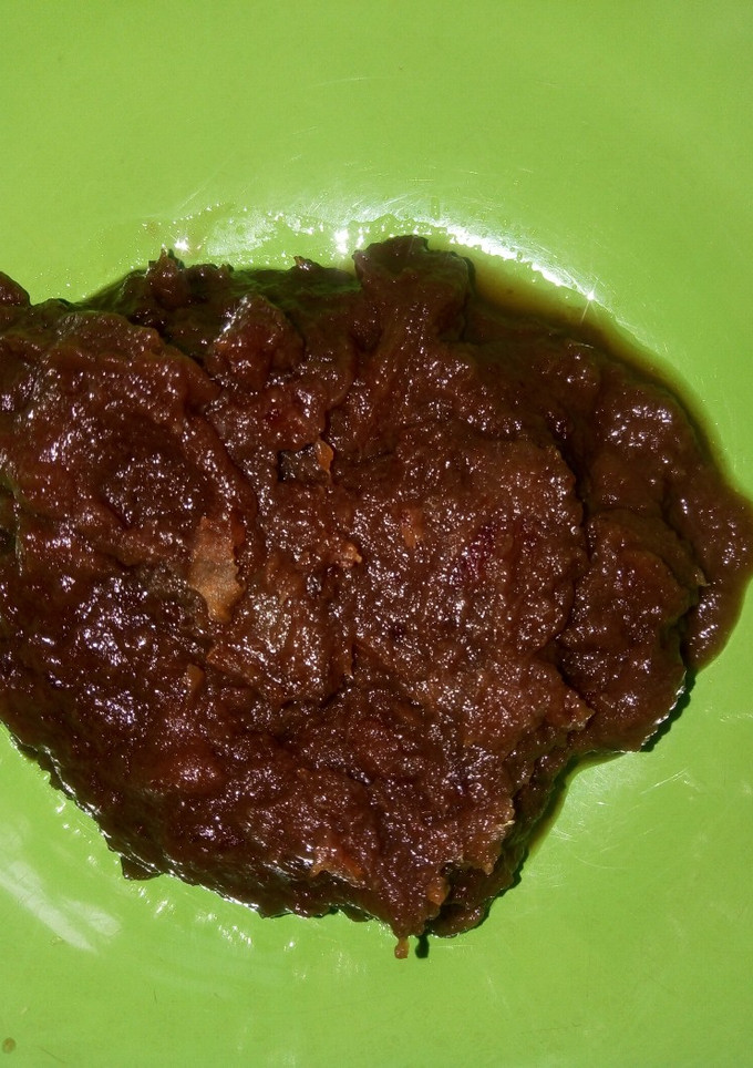 A picture of Homemade dates paste.