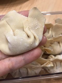 Hình của món Hoành thánh.