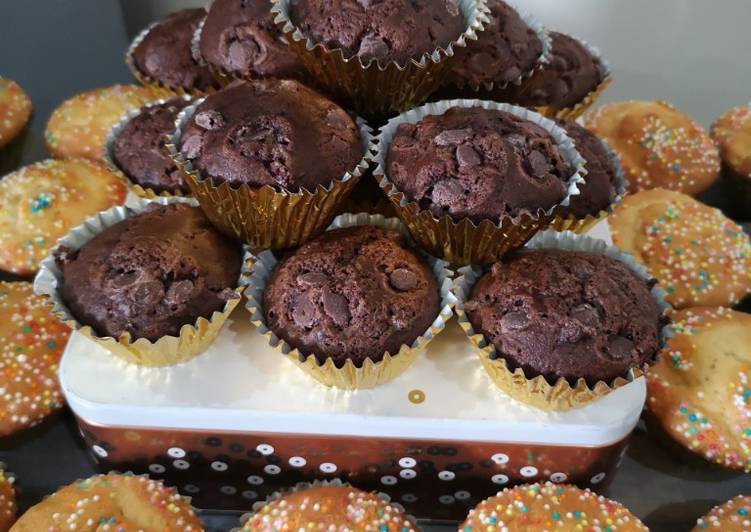 Simple Way to Prepare Speedy Chocolate Chip Muffins