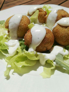 Foto principal de Falafel con salsa de queso feta