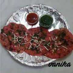 A picture of Rava mini uttapam.