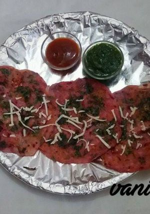 A picture of Rava mini uttapam.