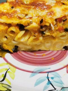 Una foto de Pastel de macarrones y pollo