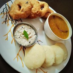 A picture of Idli.