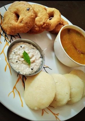 A picture of Idli.