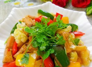 Hình của món Đậu hủ xào ớt chuông và bông cải trắng(Món chay).