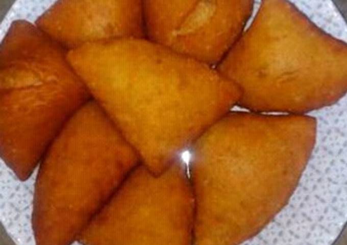 Bagaimana Menyiapkan Mandazi yang Enak