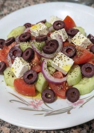 صورة لوصفة السلطة اليونانية🥒🍅🥗🥗🧅