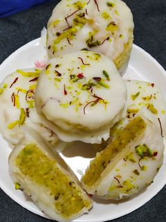 કેસર ઘારી (Kesar Ghari Recipe In Gujarati) રેસીપી મુખ્ય ફોટો