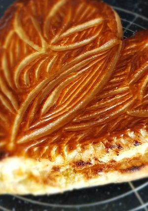 Une photo de -Galette frangipane-