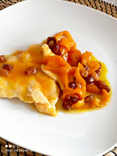 Foto di Scaloppine di pollo all arancia e peperoni in agrodolce