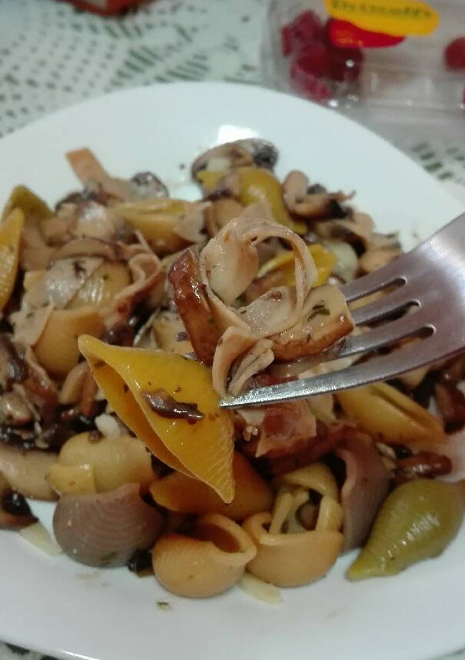 Una foto de Pasta con Champiñones y Pavo