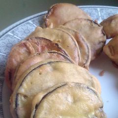 A picture of Baingan ke pakore.