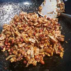 A picture of Kering Tempe Teri Kacang.