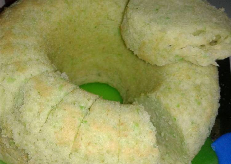 Cara Gampang Menyiapkan Cake kukus tape ketan ijo yang Menggugah Selera