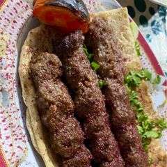A picture of Kabob koobideh.