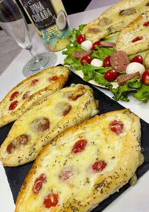 Une photo de Pizza turque | Pide 🇹🇷